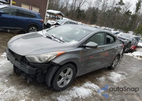 2011 Hyundai Elantra Gls (Ulsan Plant) z USA, uszkodzony, nr VIN KMHDH4AE4BU116420